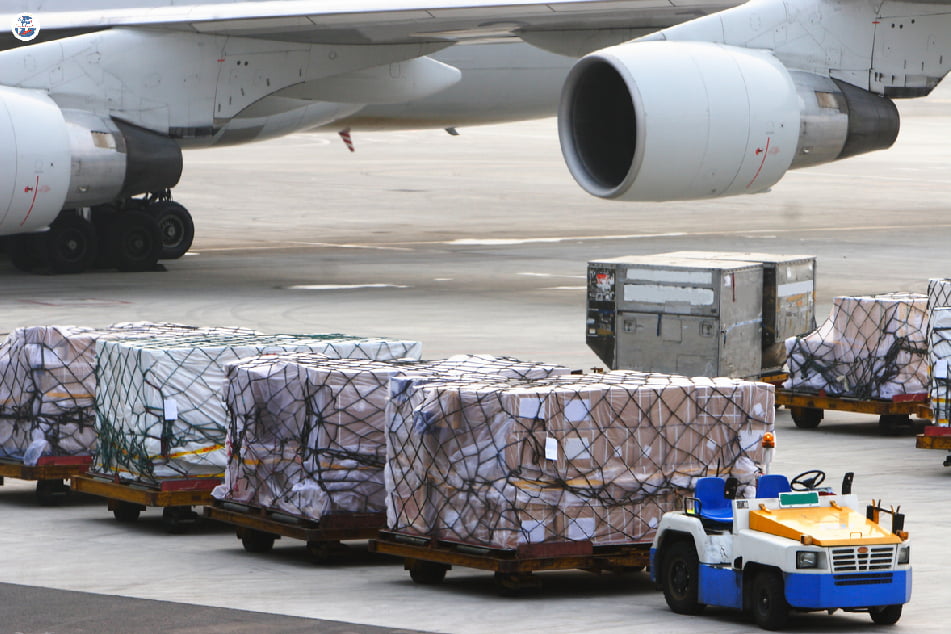 Trọng lượng và cách đóng gói là quy định cần được tuân thủ khi vận chuyển hàng hóa bằng đường hàng không
